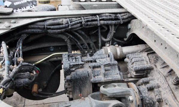 Hydraulic retarder on wrecker truck