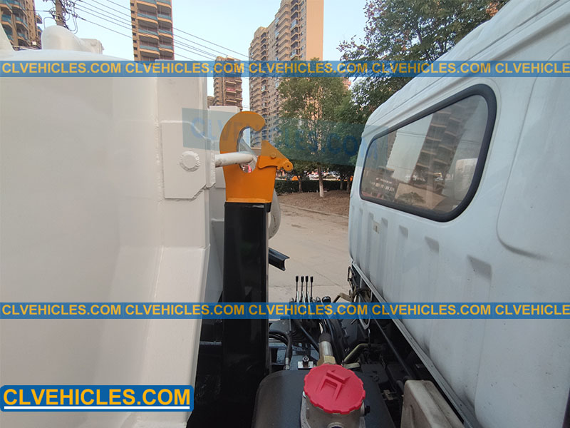 Hook Type vacuum truck 