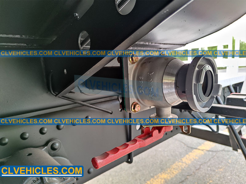 water spray truck water spray truck