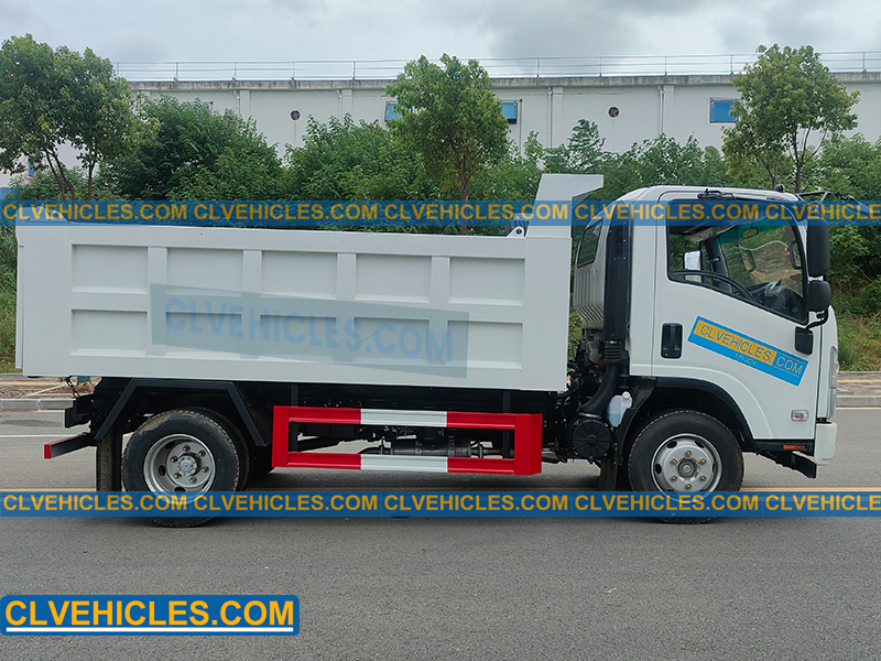 ISUZU tipper truck
