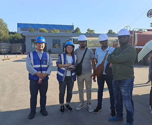 يأتي العملاء من إثيوبيا إلى CLVEHICLES.COM ويزورون مصنعنا
    