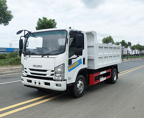 شاحنة قلابة ISUZU ELF RHD حمولة 10 أطنان واحدة تُشحن إلى غرينادا