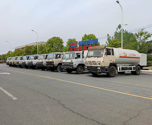 10 وحدات من 12cbm lpg ملء شاحنة صهريجية إلى نيجيريا
