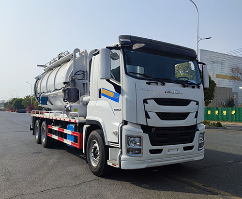 وحدة واحدة من شاحنة شفط تنقية مياه الصرف الصحي ISUZU GIGA مع الشحن إلى الإمارات العربية المتحدة