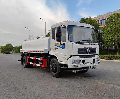 وحدة واحدة من شاحنة صهريج المياه DONGFENG KINGRUN 10CBM المتجهة إلى أوغندا